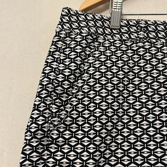 ana black white geometric pattern twill shorts Size 18 New - Picture 3 of 11